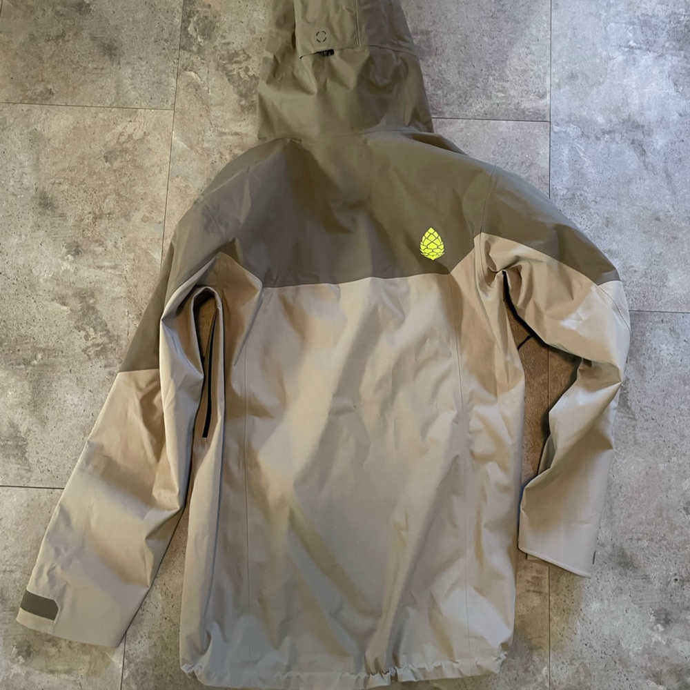Stio Tan and Cream Men's Jacket - Picture 3 of 6